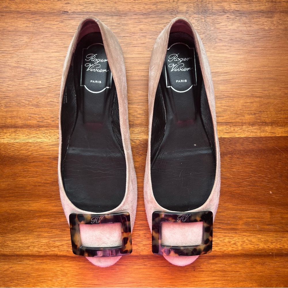 Roger Vivier Gommette Tortoiseshell Square Buckle Suede Leather Flats
